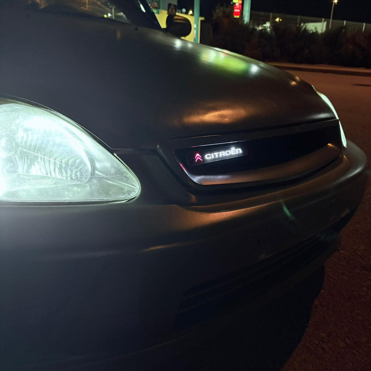 KustomLEDs™-Emblema de rejilla LED